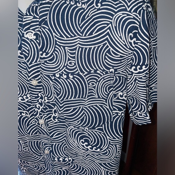 Old Navy Men’s Button Up Shirt - Picture 5 of 6